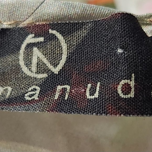 Naked back, flower top - Picture 3 of 5